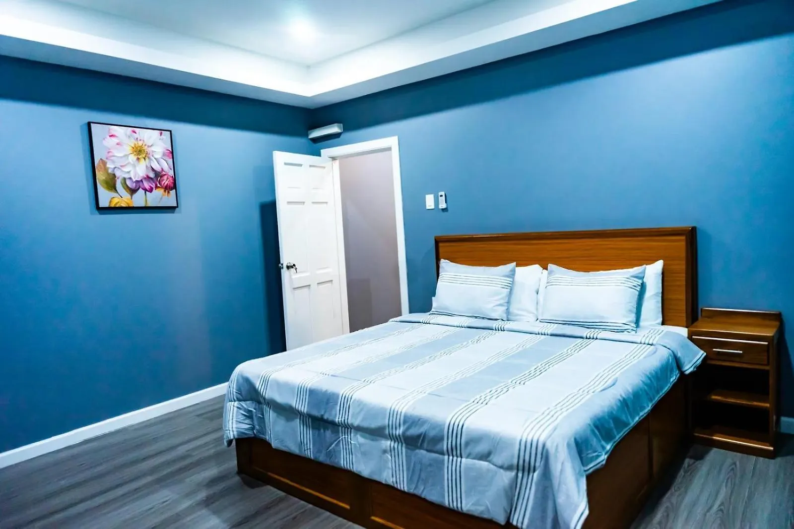 *****  The Blue Mirage Hotel San Juan Trinidad & Tobago